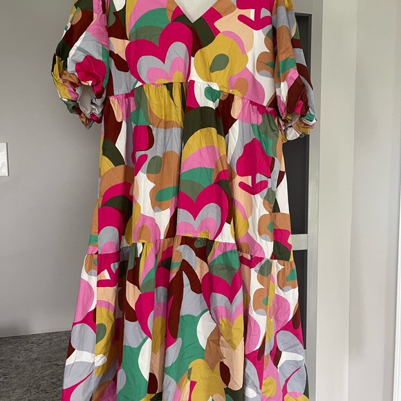 Adorable oversized dress in graphic design. XL - Picture 4 of 5